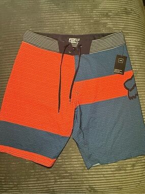 Fox Men’s Red & Blue Colorblock Board Shorts